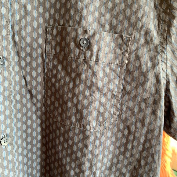 NWOT- Voyager Mens Button Down Short Sleeve Shirt - Bundle 3 T-shirts for $20! - Picture 3 of 6